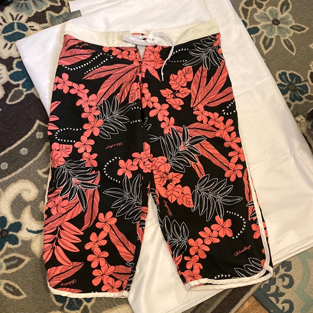 B.Split girl swim trunks size M